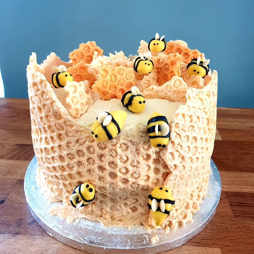 Details more than 159 bumble bee sheet cake
